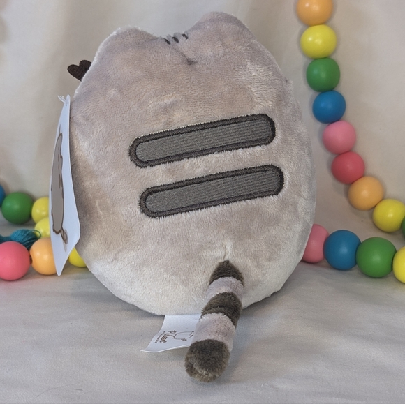 Pizza Time - Pusheen Box Exclusive Plush Toy - Picture 4 of 7